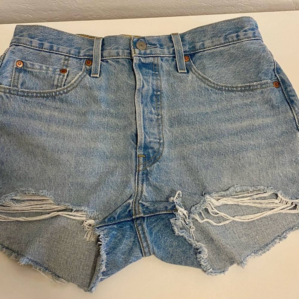 Levi Jean Shorts ( high waisted)
